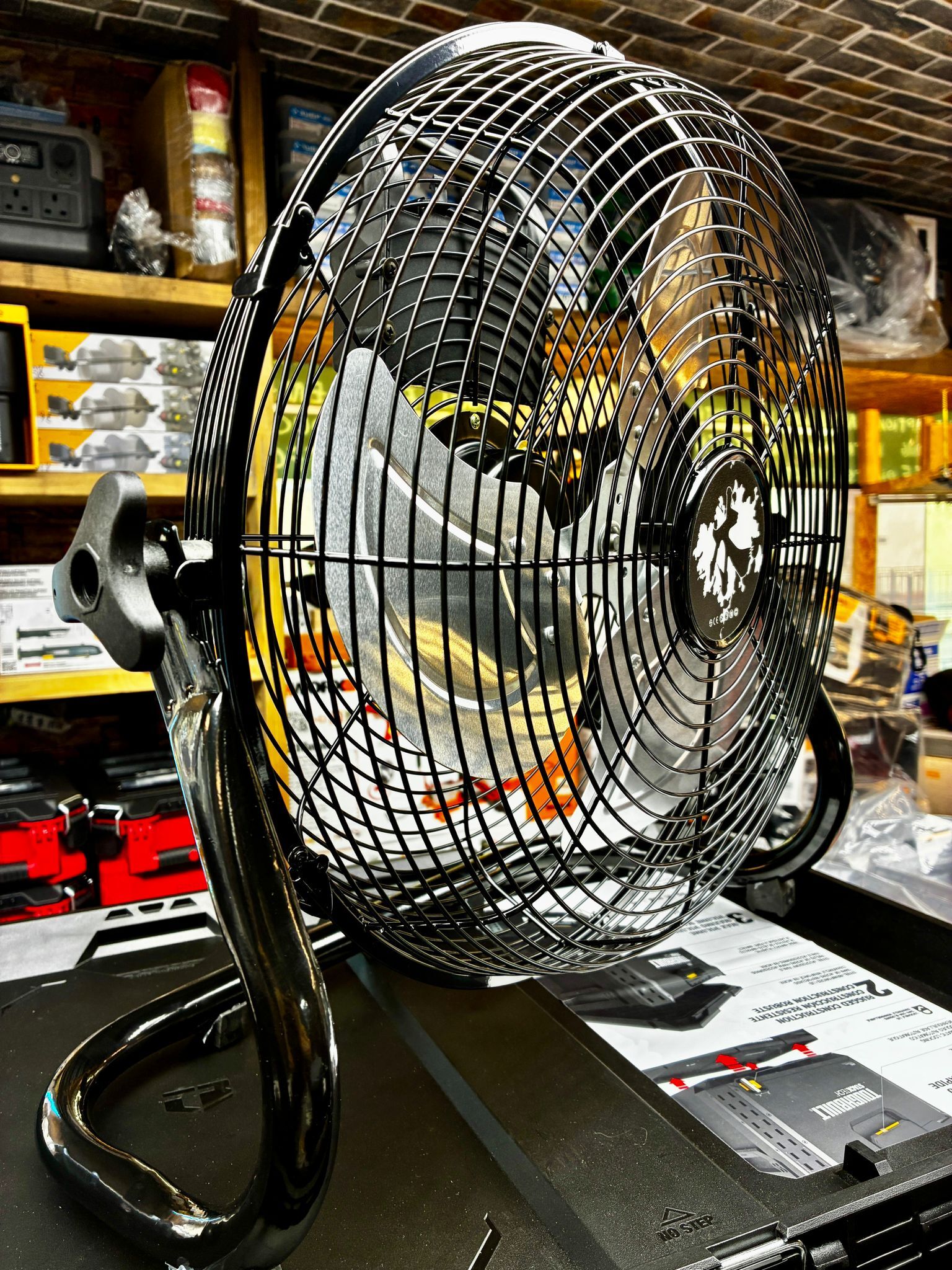 WOODMAN FAN 14寸   WMF - 014 鋰電 / 濕電兩用風扇