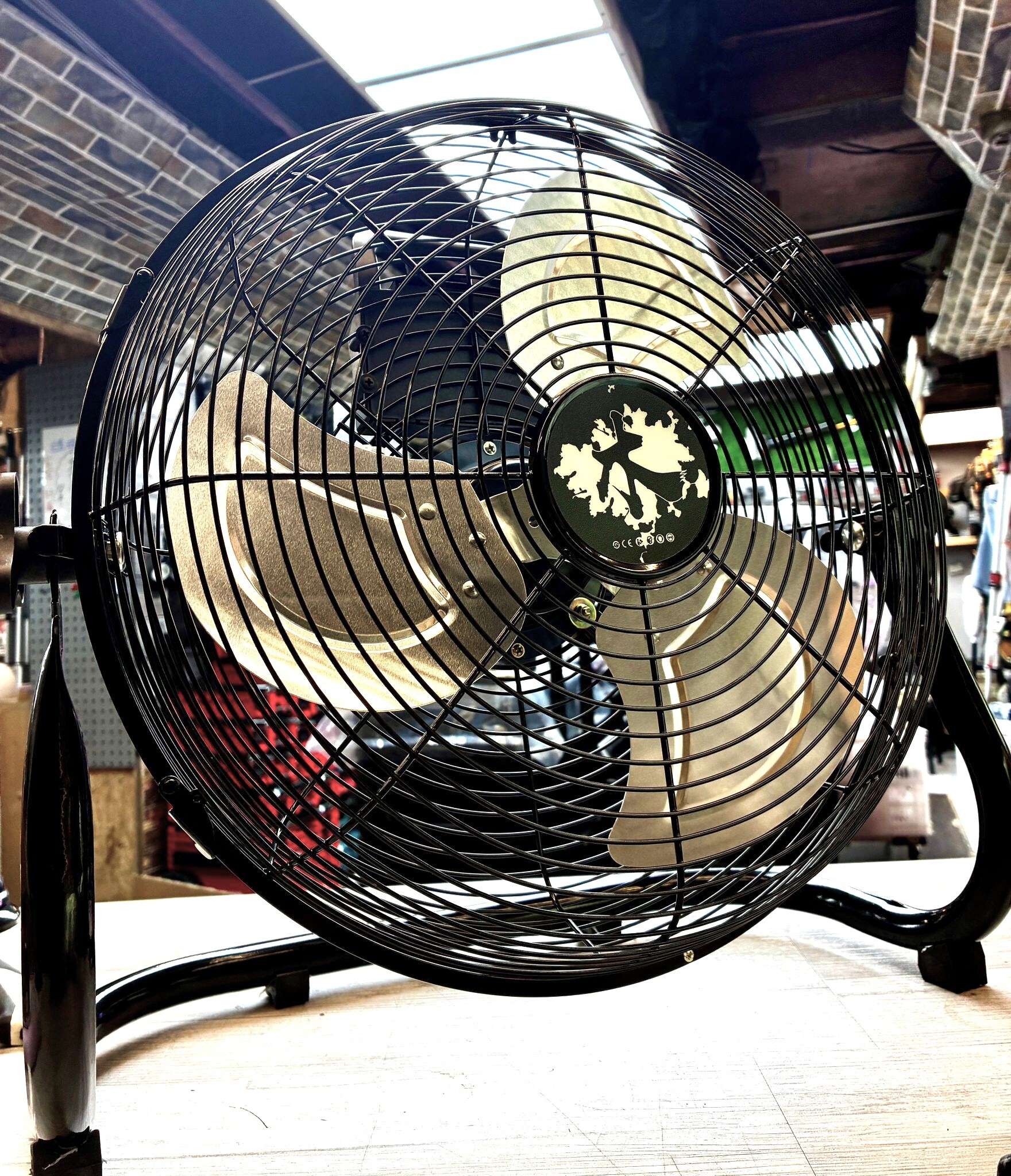 WOODMAN FAN 14寸   WMF - 014 鋰電 / 濕電兩用風扇