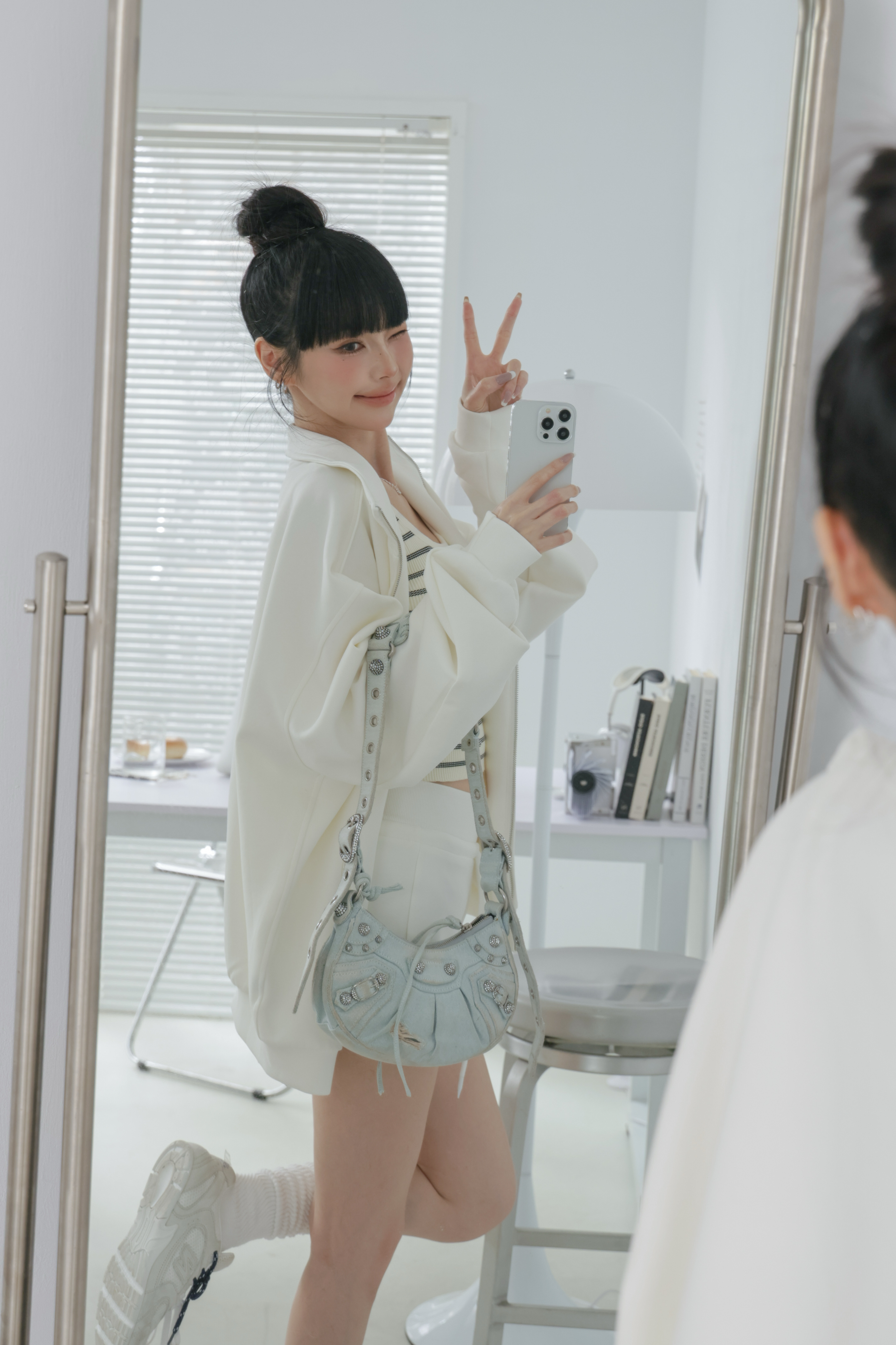 寬寬大大無領拉鍊外套 P18