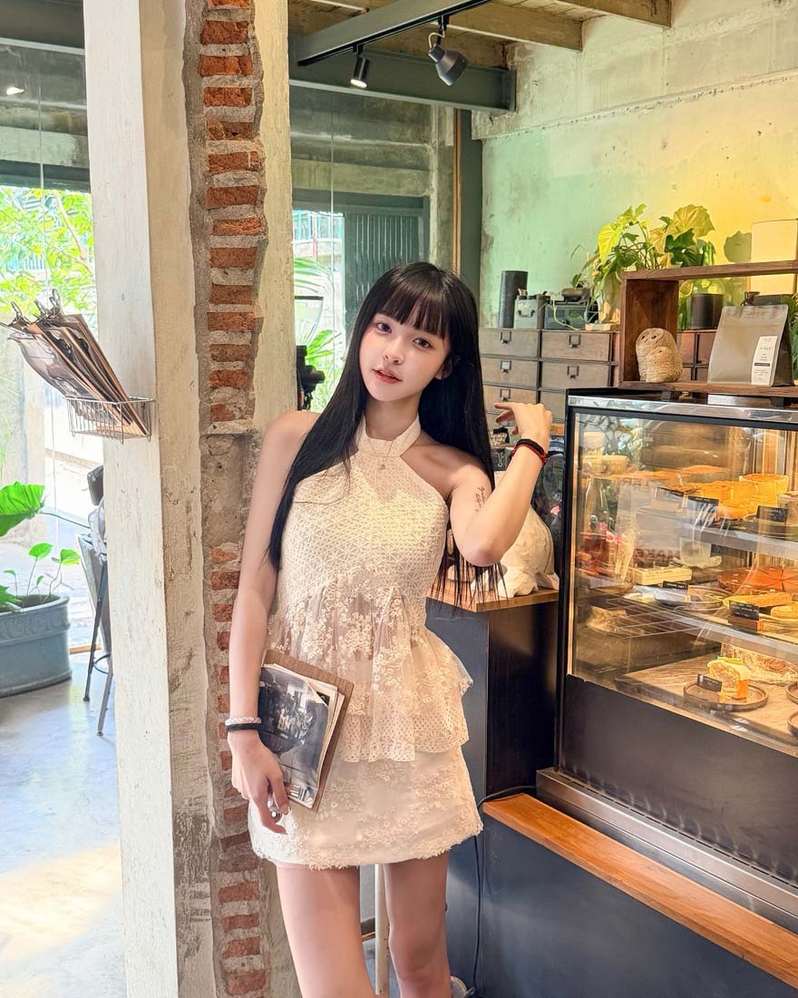 LINA LINA唯美波嬉刺繡網紗上衣短裙兩件組-柔美杏M/L