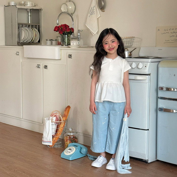 正韓夏NINIBELLO 刺繡蝴蝶結牛仔褲