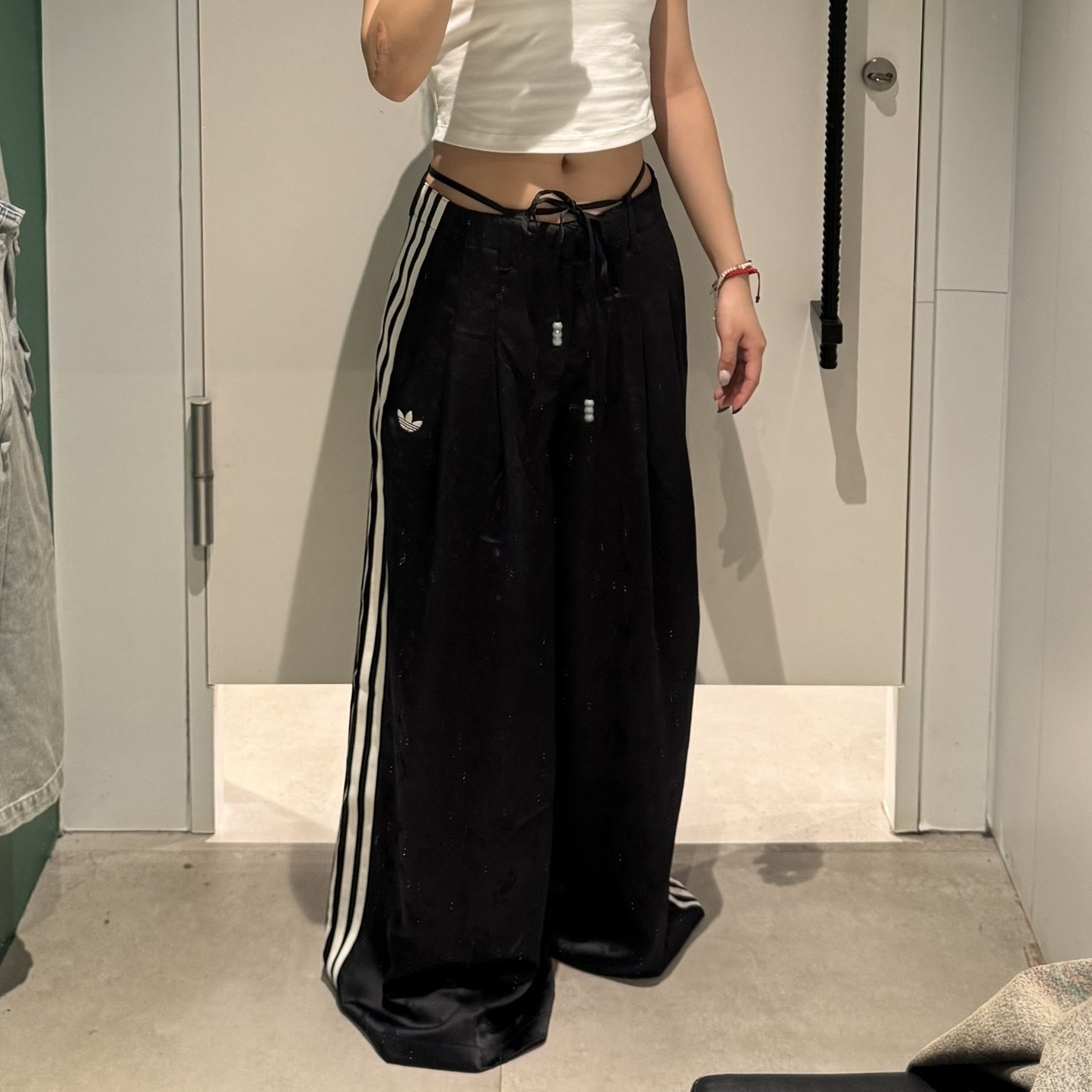 ADIDAS ORIGINALS 新中式 黑 緞面 刺繡 綁帶 落地褲 長褲 KY5747