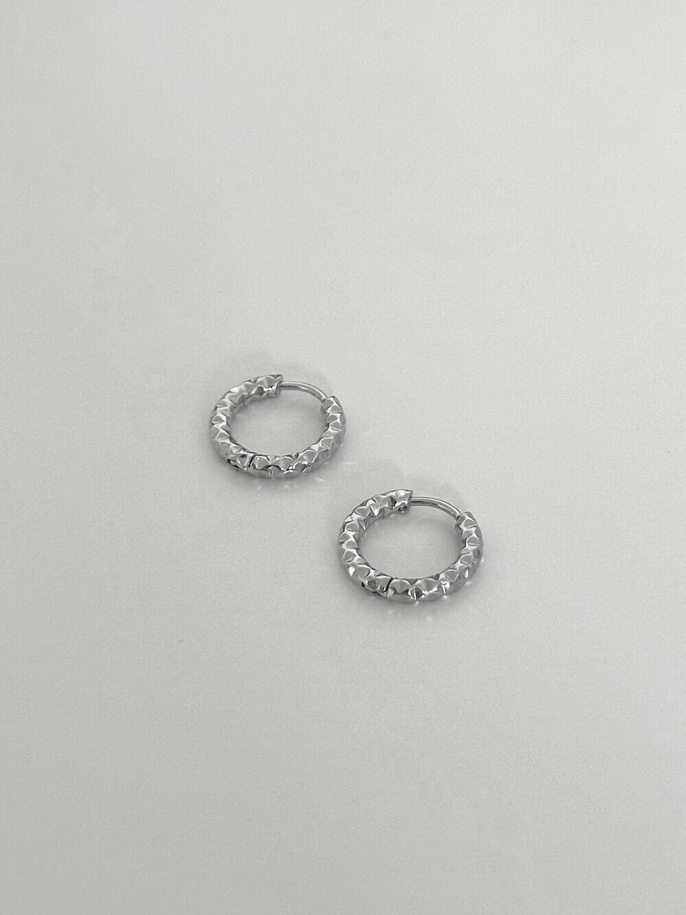 韓國限定🇰🇷 OFUSE cutting piercing(1set) 切割面 銀圈 小圈 耳環 不鏽鋼材質 / 預購