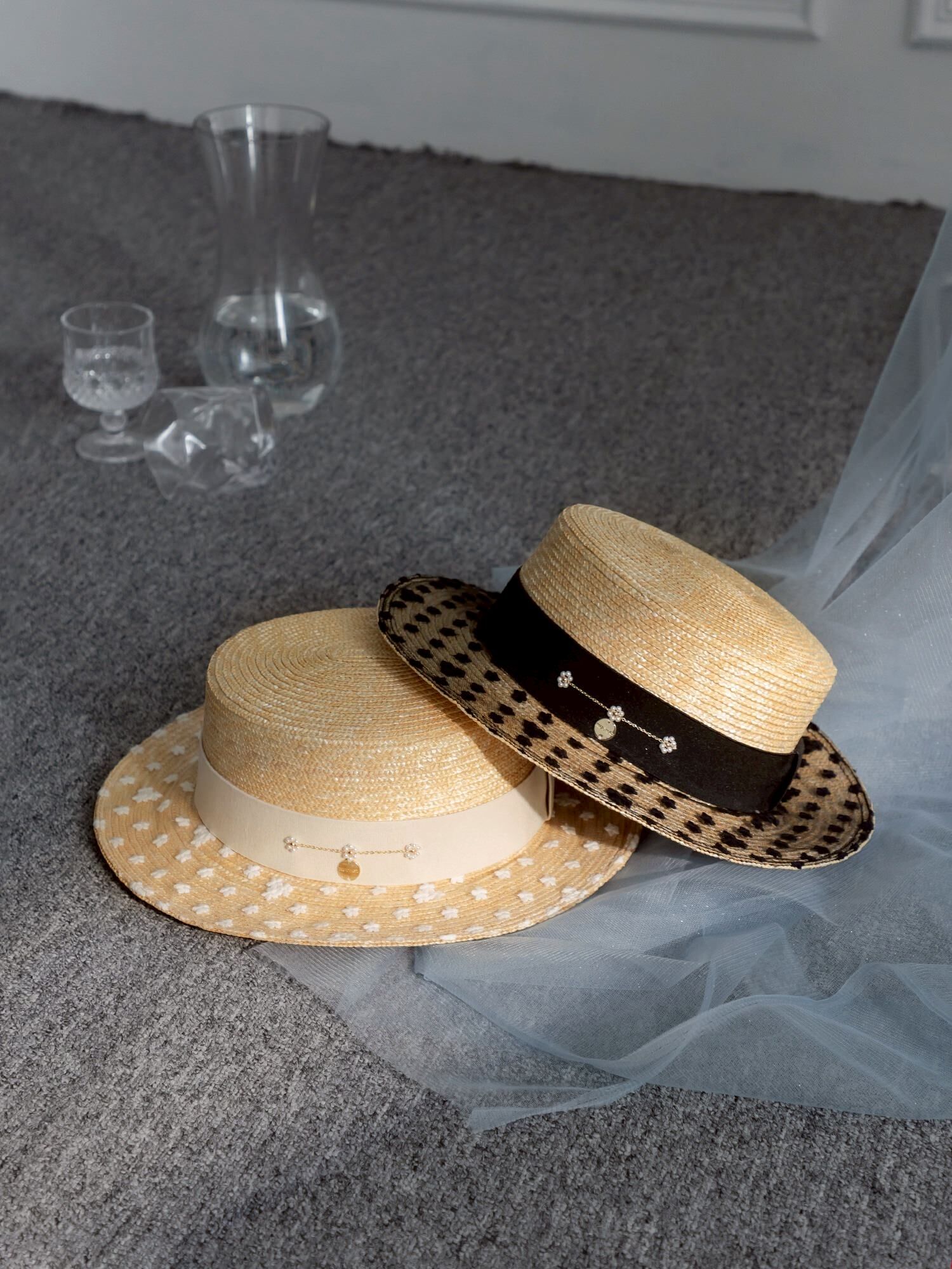 露可可住哪裏。MUCHAT手作珍珠蕾絲花平頂草帽 (米白)