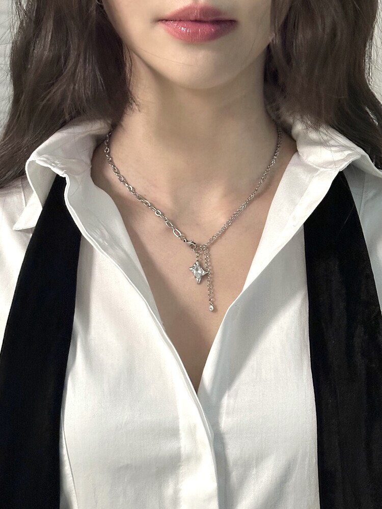 韓國限定🇰🇷 OFUSE 24 winter - cubic starlight necklace 星光 項鏈 項鍊 不鏽鋼材質 / 預購