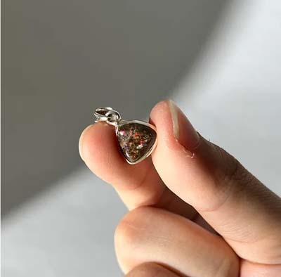 果石嚴選澳洲礫背歐珀吊墜