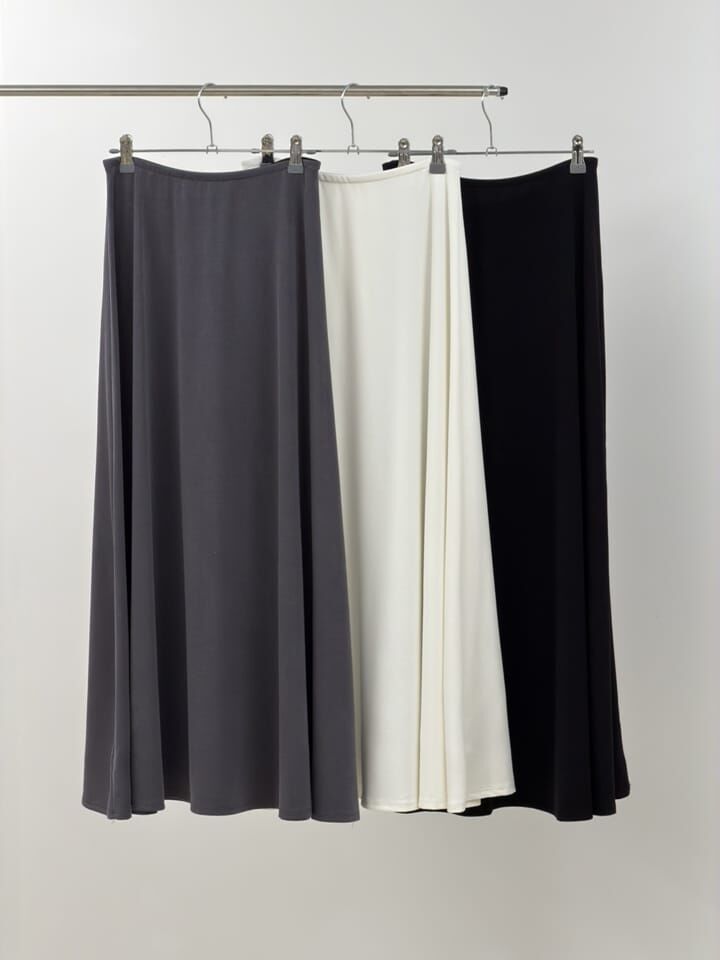 SA6031 溫柔垂感傘形長裙