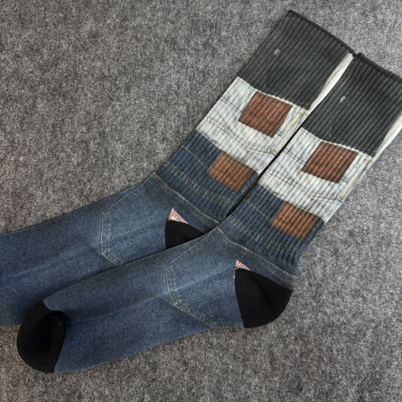 GUESS JEANS X WHIMSY SOCKS