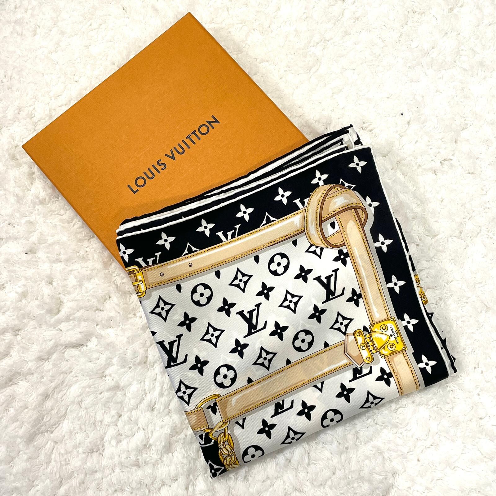 全新LV Scarf 90x90cm 黑白老花金屬鍊條圖䲢 LV圍巾/絲巾/披肩 M78667 #BRAND NEW #香榭站正品