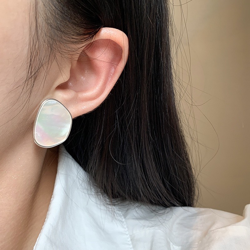 No.9242 銀針不規則母貝耳環