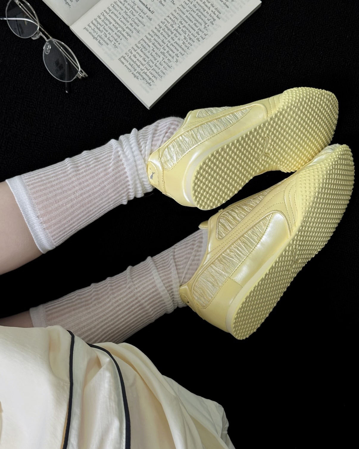 PUMA BELLA V2 GLAM 褶皺 絲綢 緞面 檸檬黃 淡黃 男女鞋 406796-02 / 預購