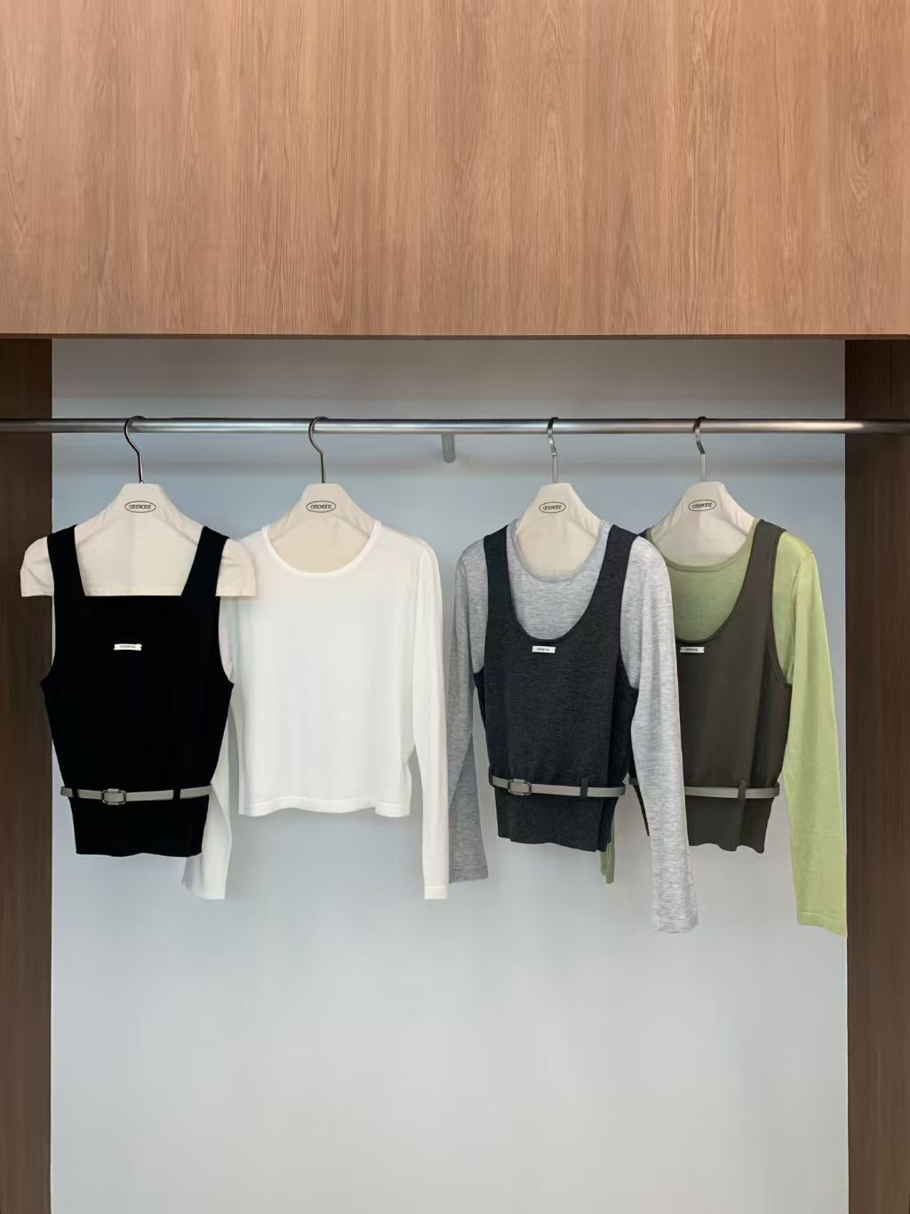 OM6055 拼色皮帶薄長袖背心套裝