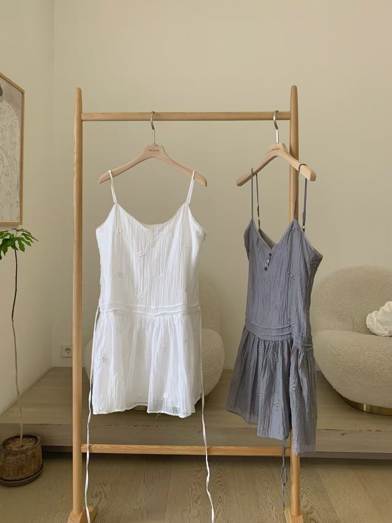 OM6009 刺繡吊帶連身裙