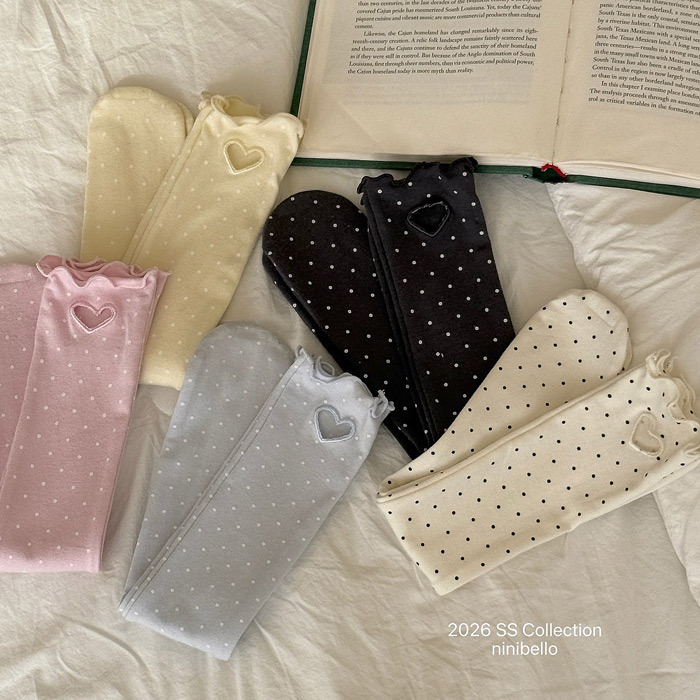 正韓夏NINIBELLO 五色點點鏤空愛心中筒襪