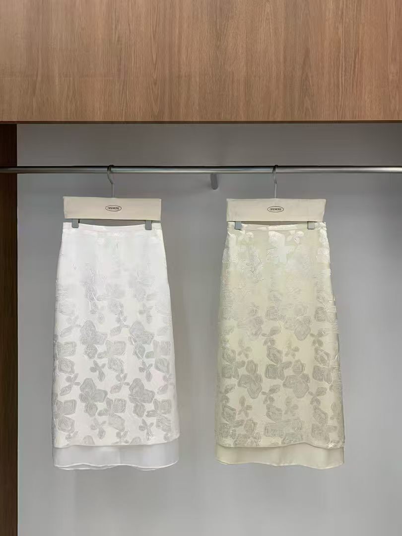 OM6014 暗花光澤長裙