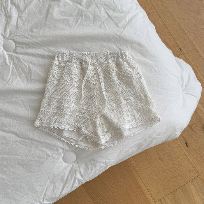 正韓夏NINIBELLO 夢幻蕾絲短褲