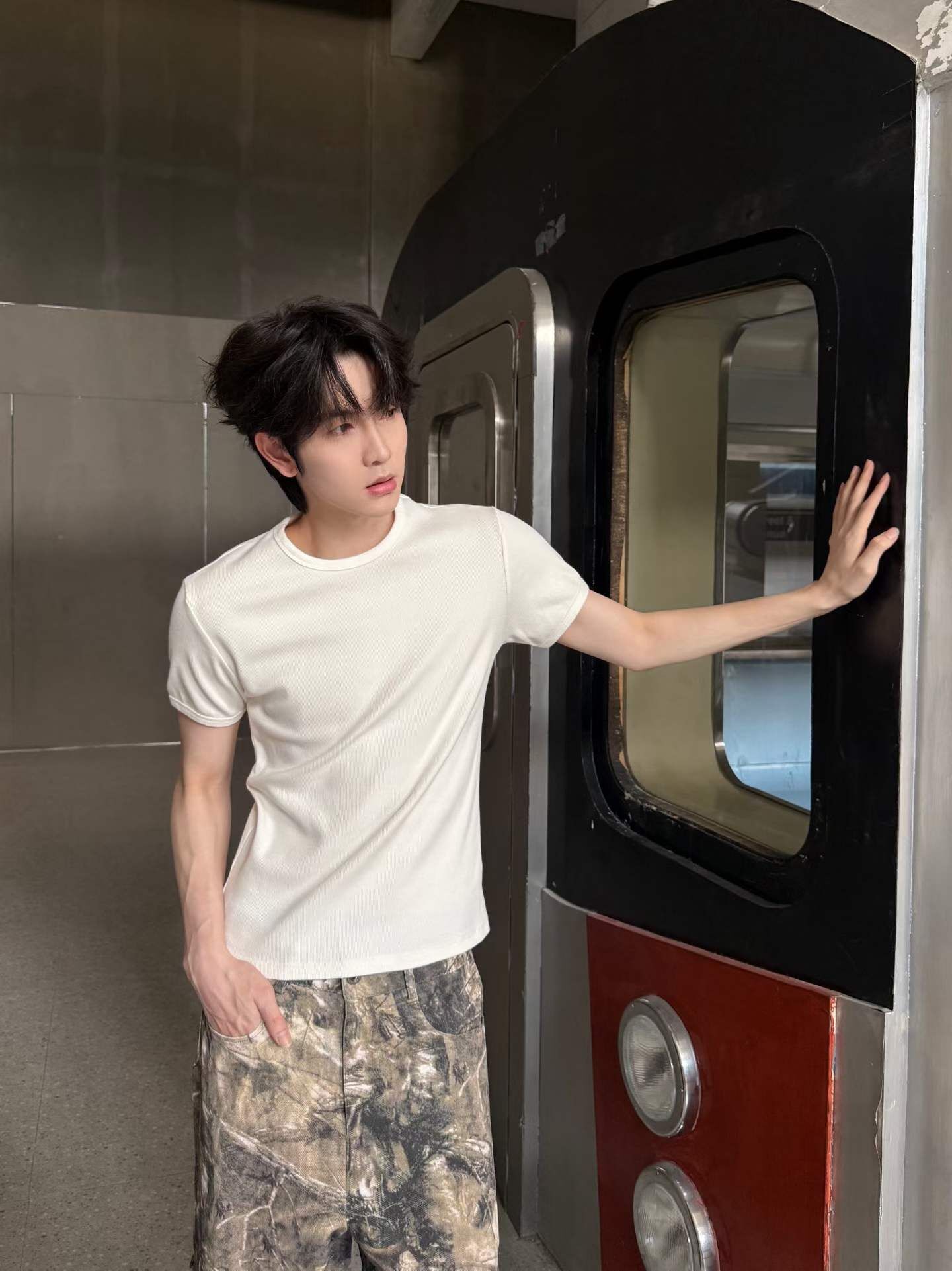 《S.V》極簡親膚圓領上衣