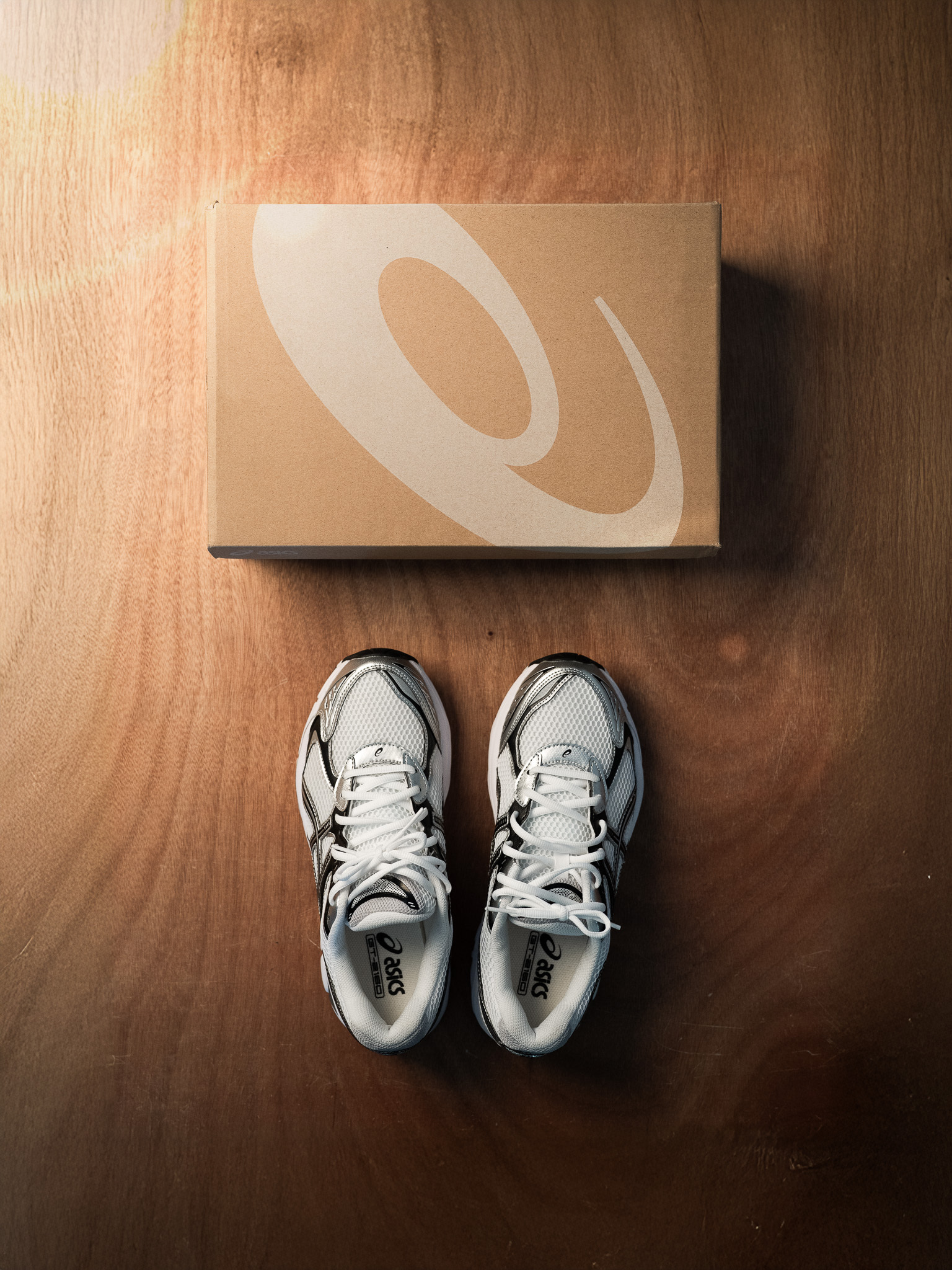 Asics GT-2160 經典復古慢跑鞋 黑白銀