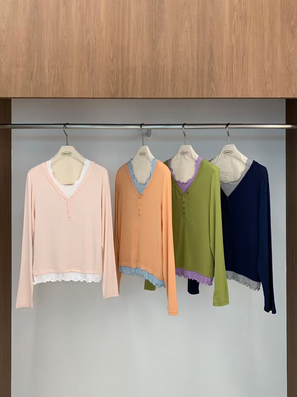 OM6022 假兩件撞色上衣