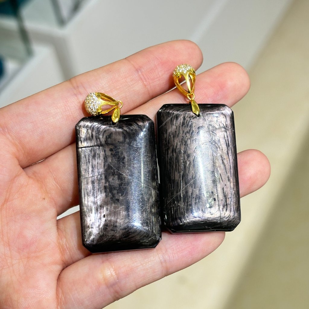 BRA-JJG0407-116 【DL】金运石无事牌吊坠 约36*21*6(隨機出) (A116)