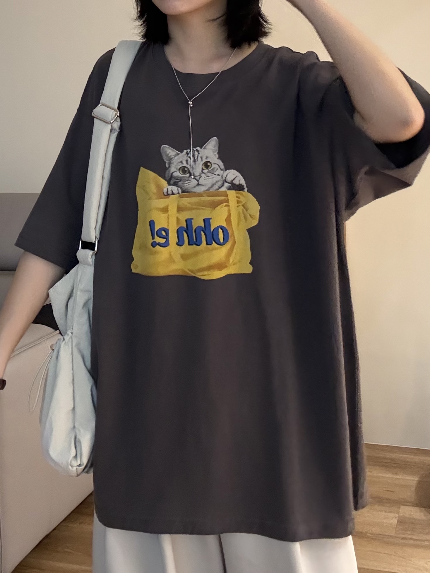 小貓探頭印花大寬T (灰)