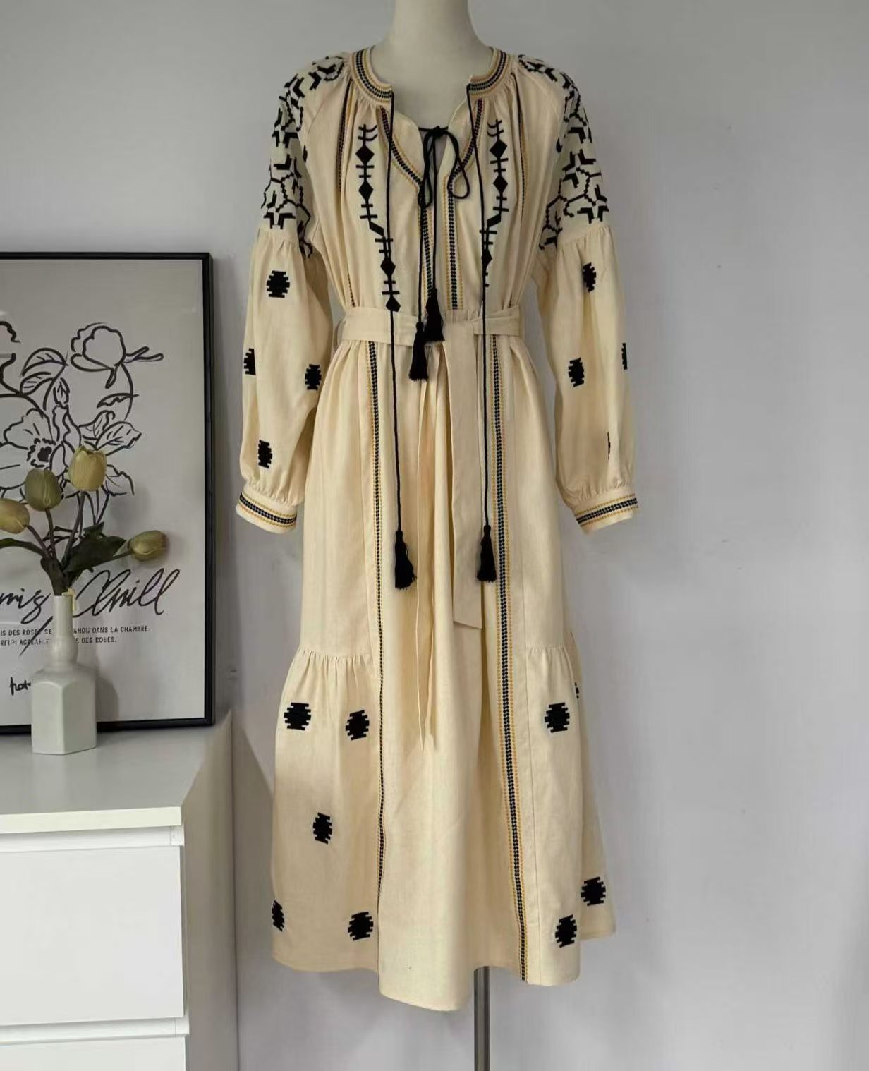 HP6011 東南亞刺繡米色連身裙