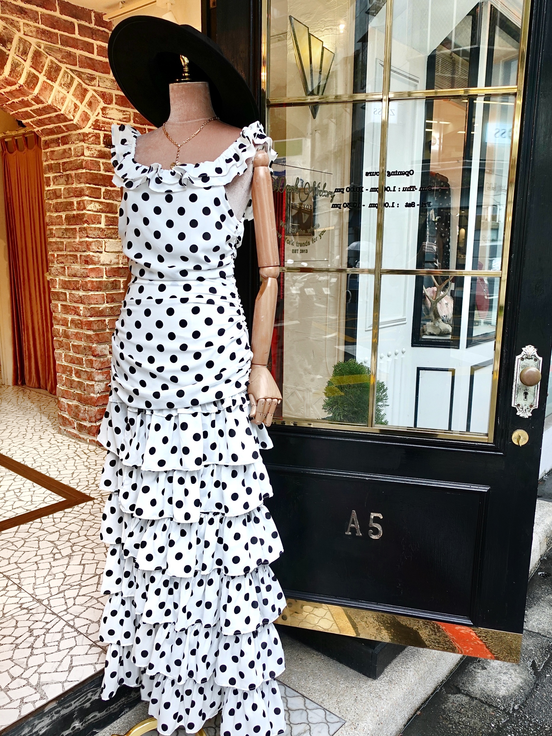 White Dot白色點點雪紡紗露肩層次荷葉飾邊Dress