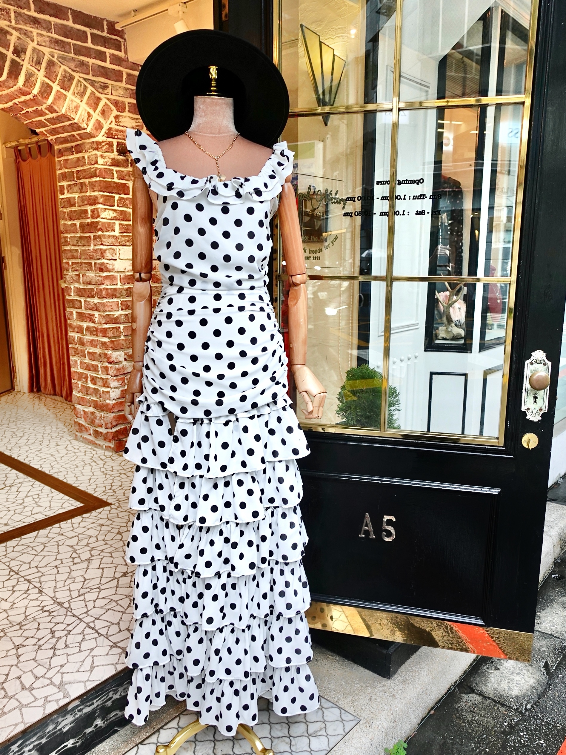 White Dot白色點點雪紡紗露肩層次荷葉飾邊Dress