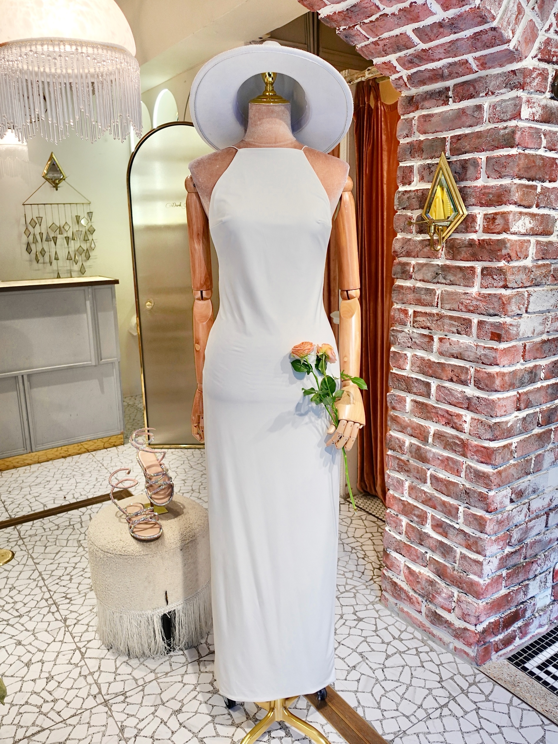 Cream White奶油白色削肩露背金屬飾Dress