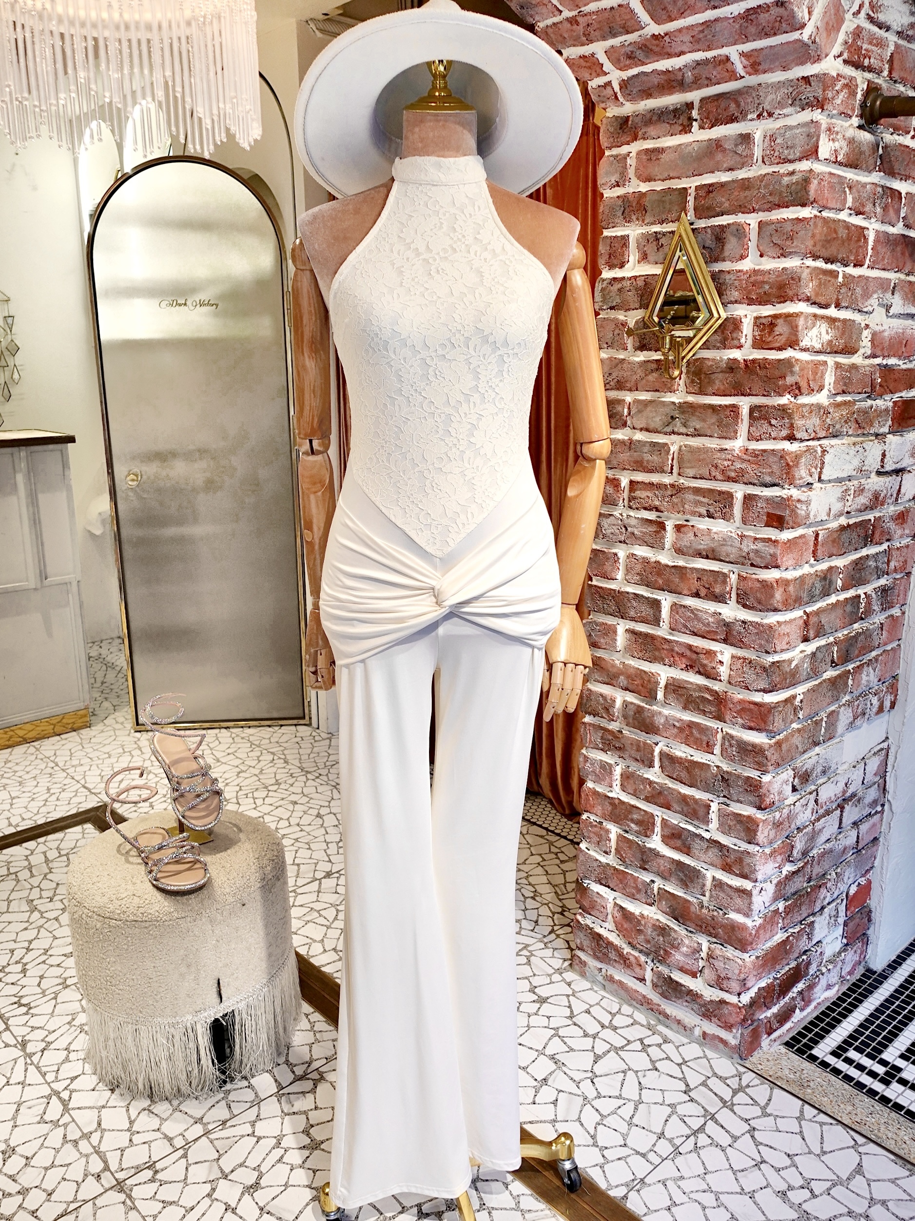 White Lace白色削肩扭結蕾絲連身長褲