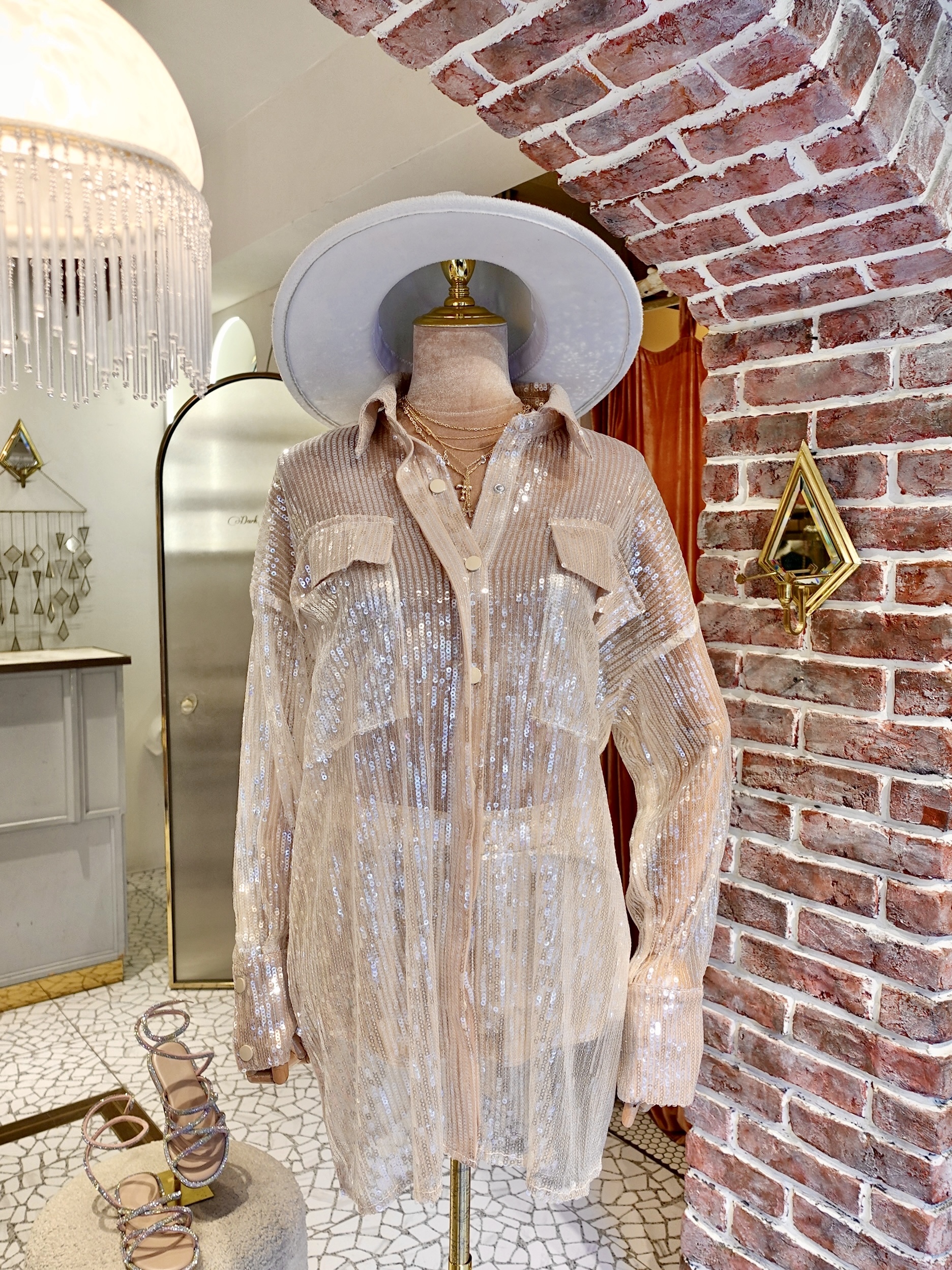 Nude Glam裸色網紗亮片襯衫上衣+ 高腰短褲套裝