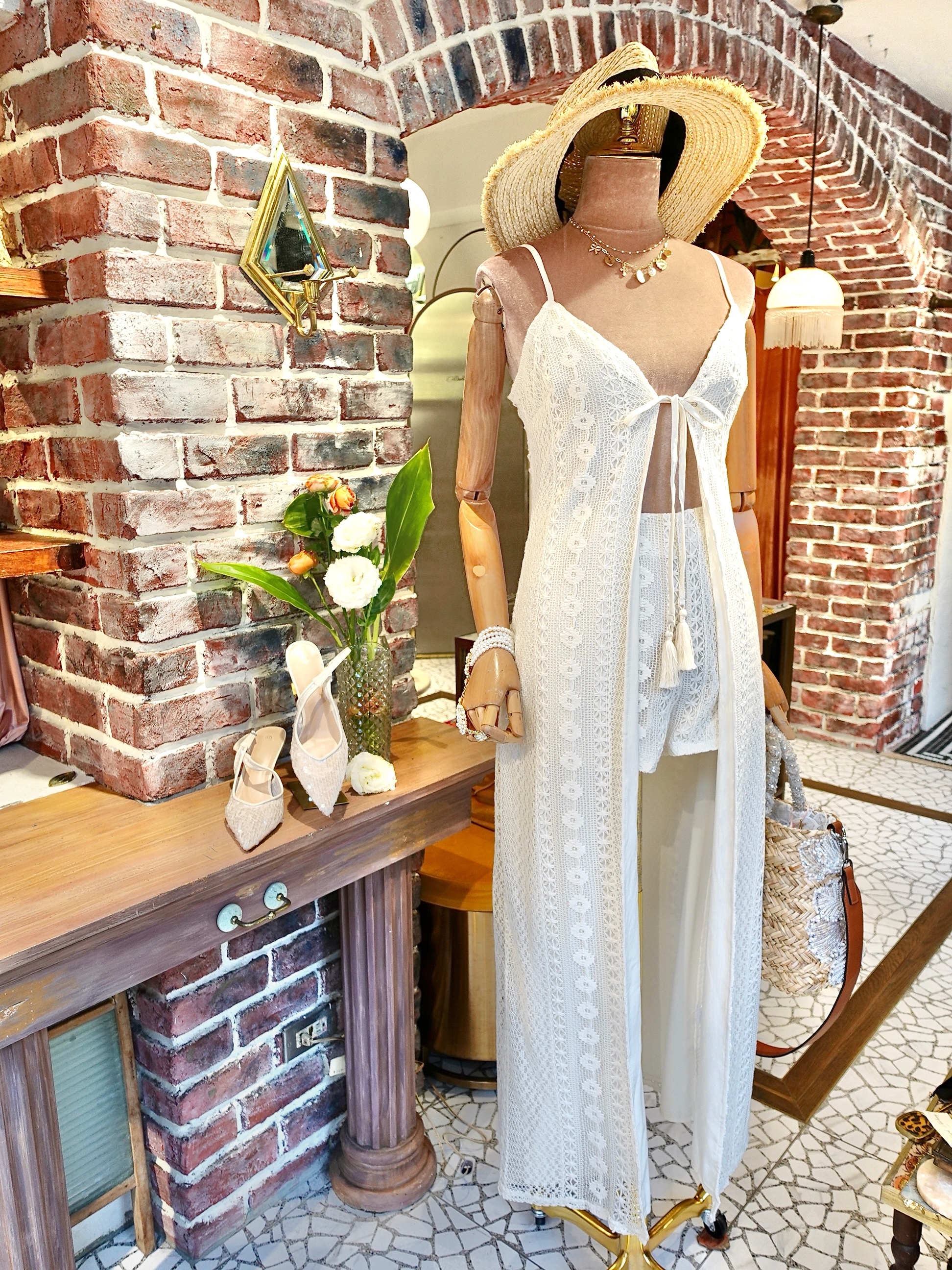 Cream White奶油白色手鈎針織綁帶罩衫上衣+ 高腰短褲套裝