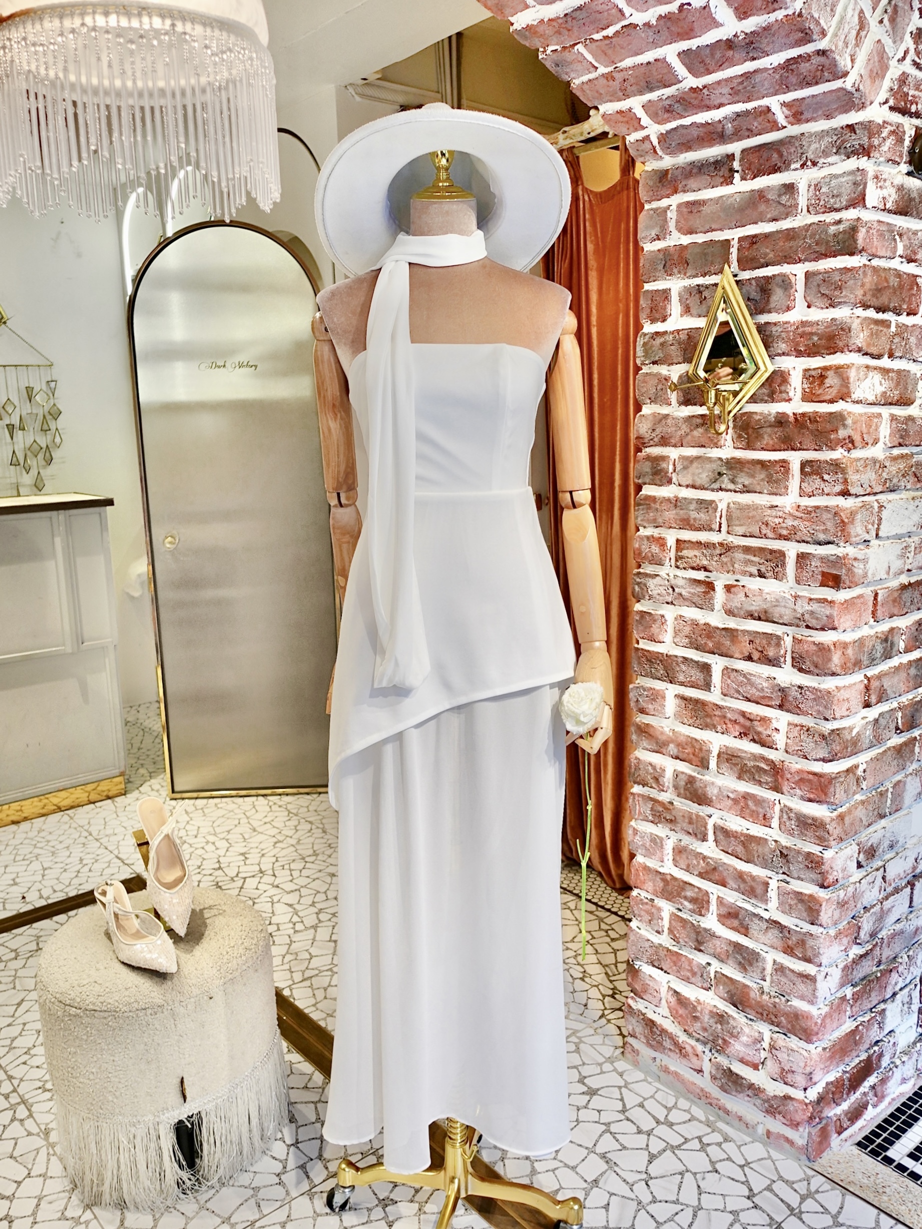 Cloud White雲朵白色平口斜襬透紗絲巾 Dress