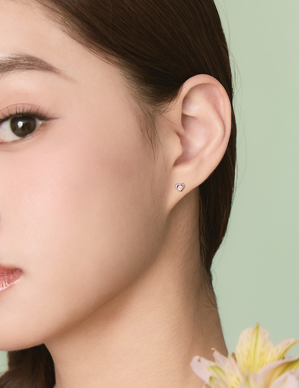 【925純銀】迷你簍空愛心鑲鑽。針式耳環(銀)