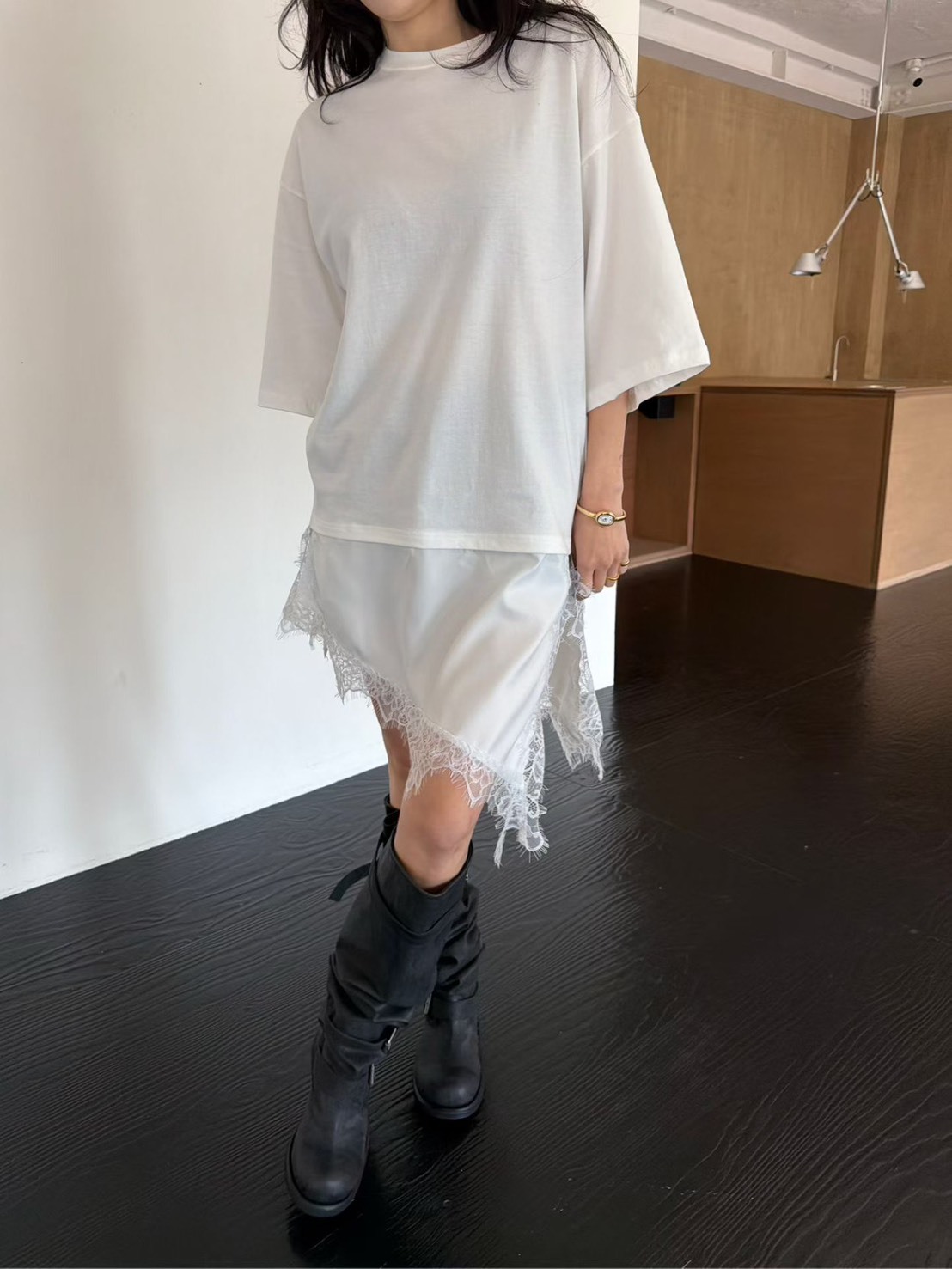 素T拼接斜蕾絲襬洋裝