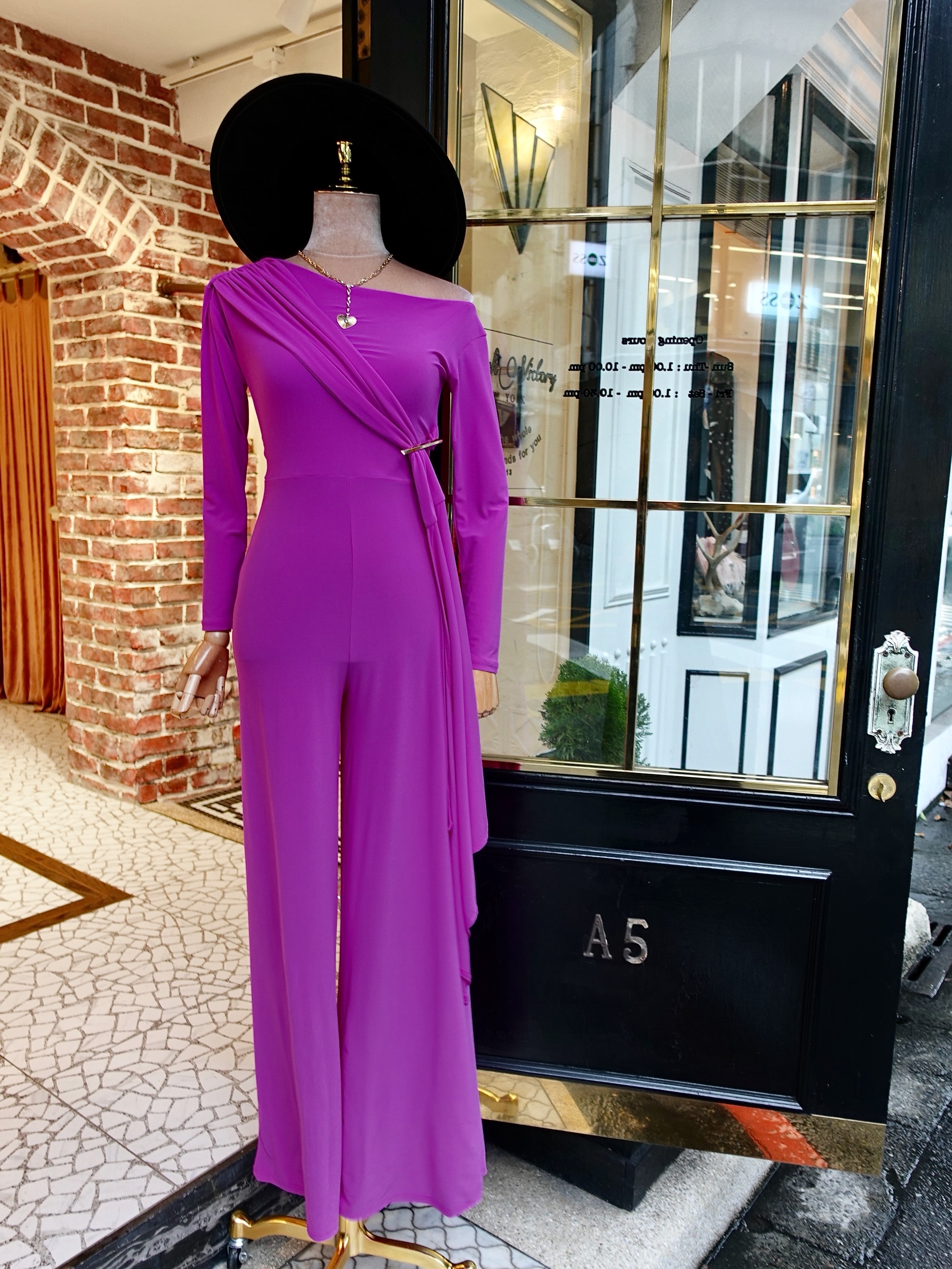 Magenta桃紅色滑面垂墜金環連身長褲