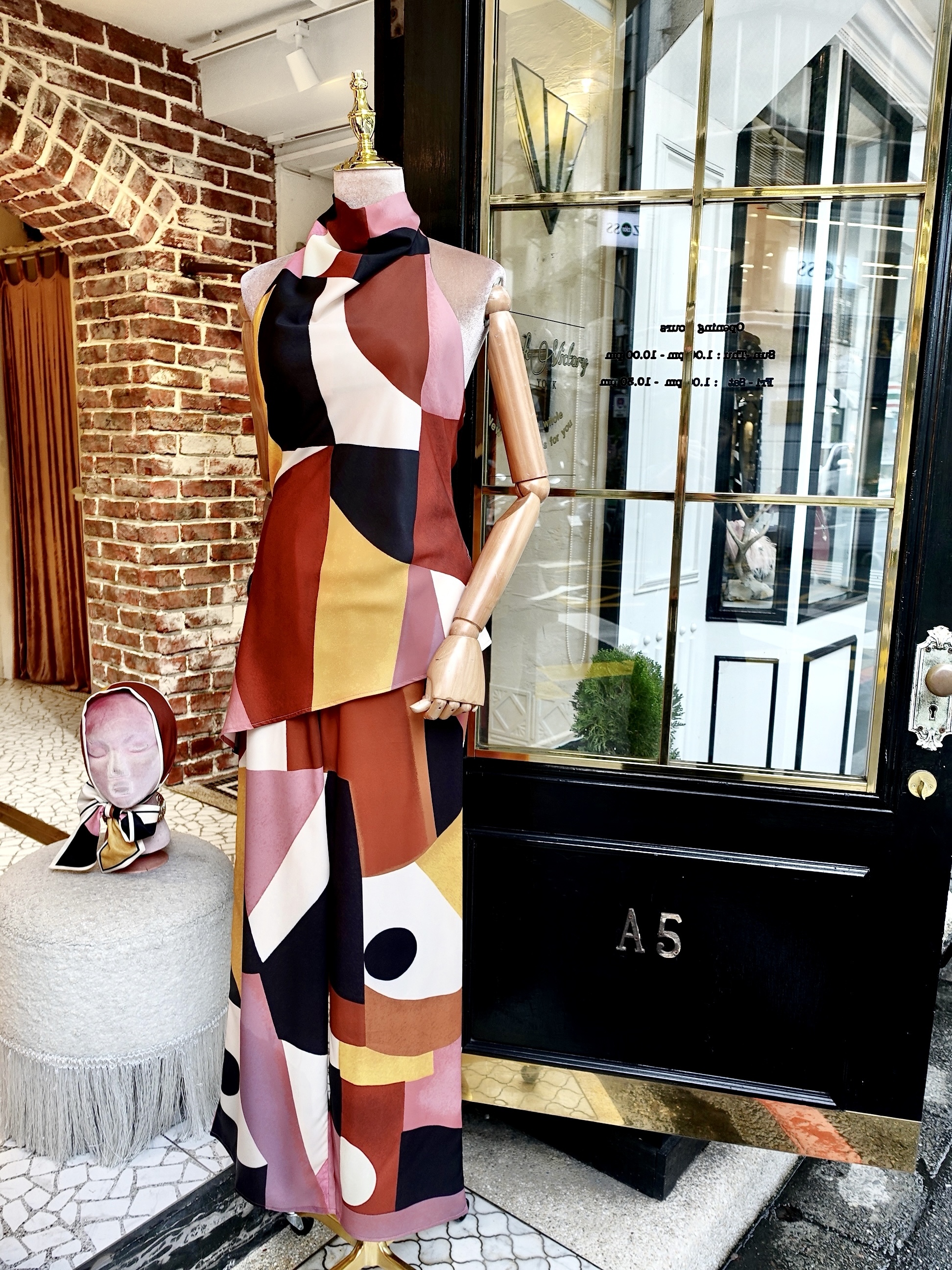 Cobana紅黃色塊印花緞面露背上衣+長褲+頭巾 3件式套裝