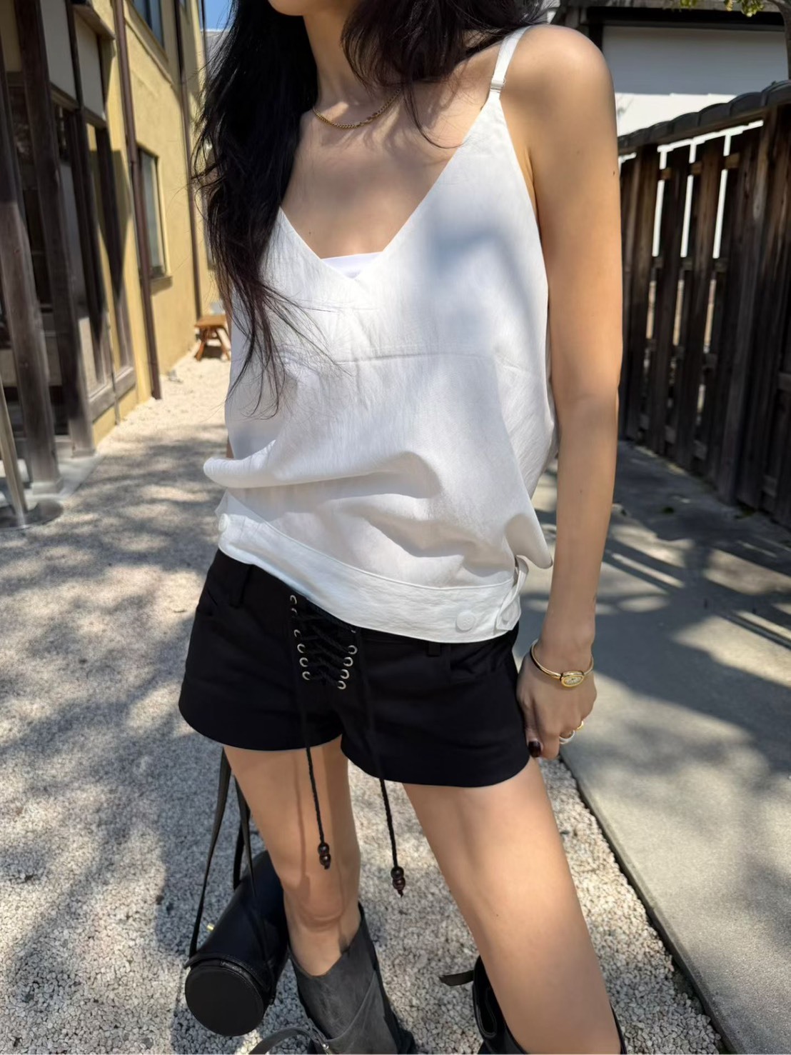 低腰綁帶串珠熱褲