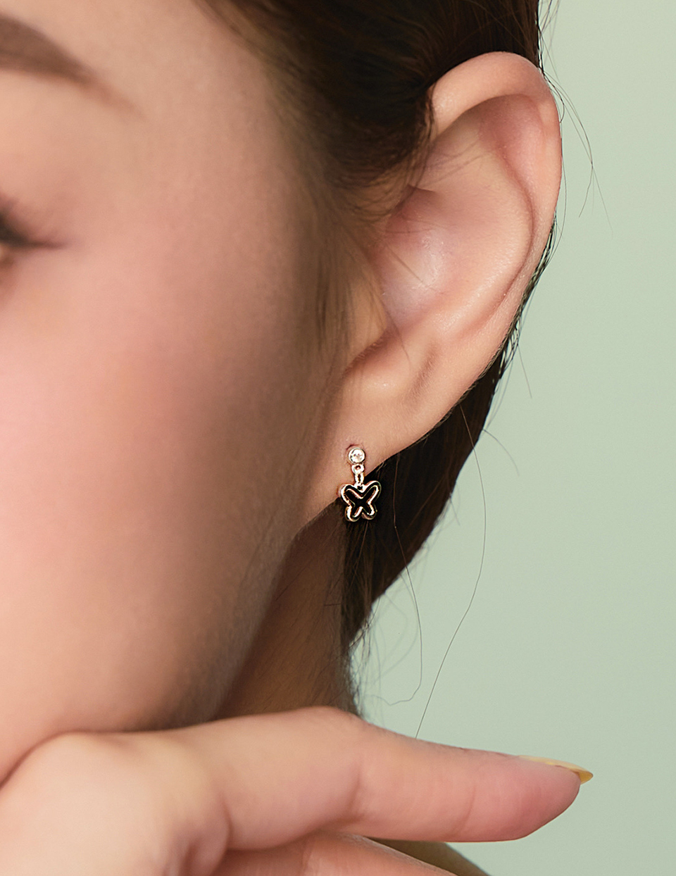 【925純銀】優雅線條蝴蝶 。針式耳環