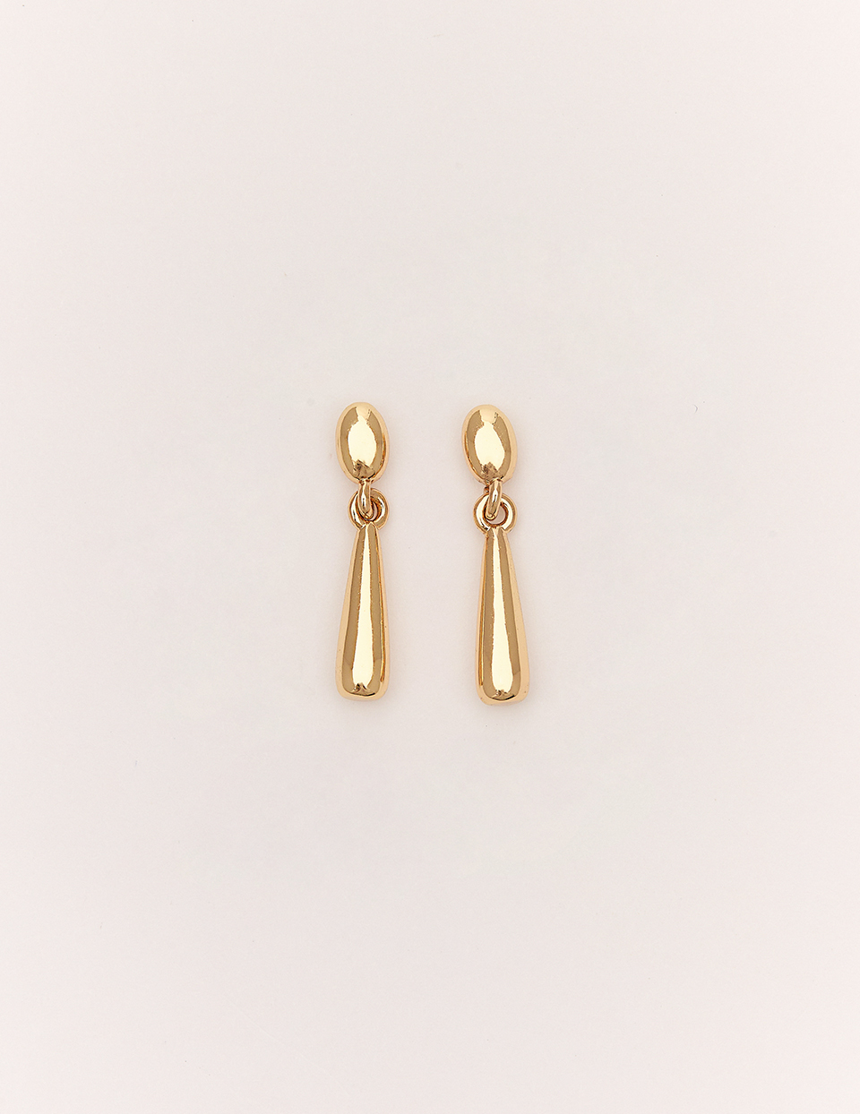 俐落金色水滴。針式耳環