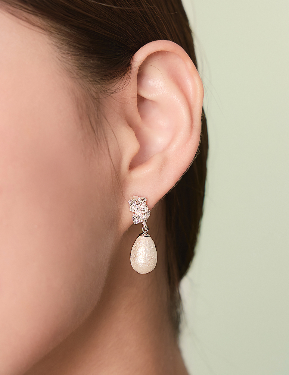 不規則碎銀珍珠。針式耳環