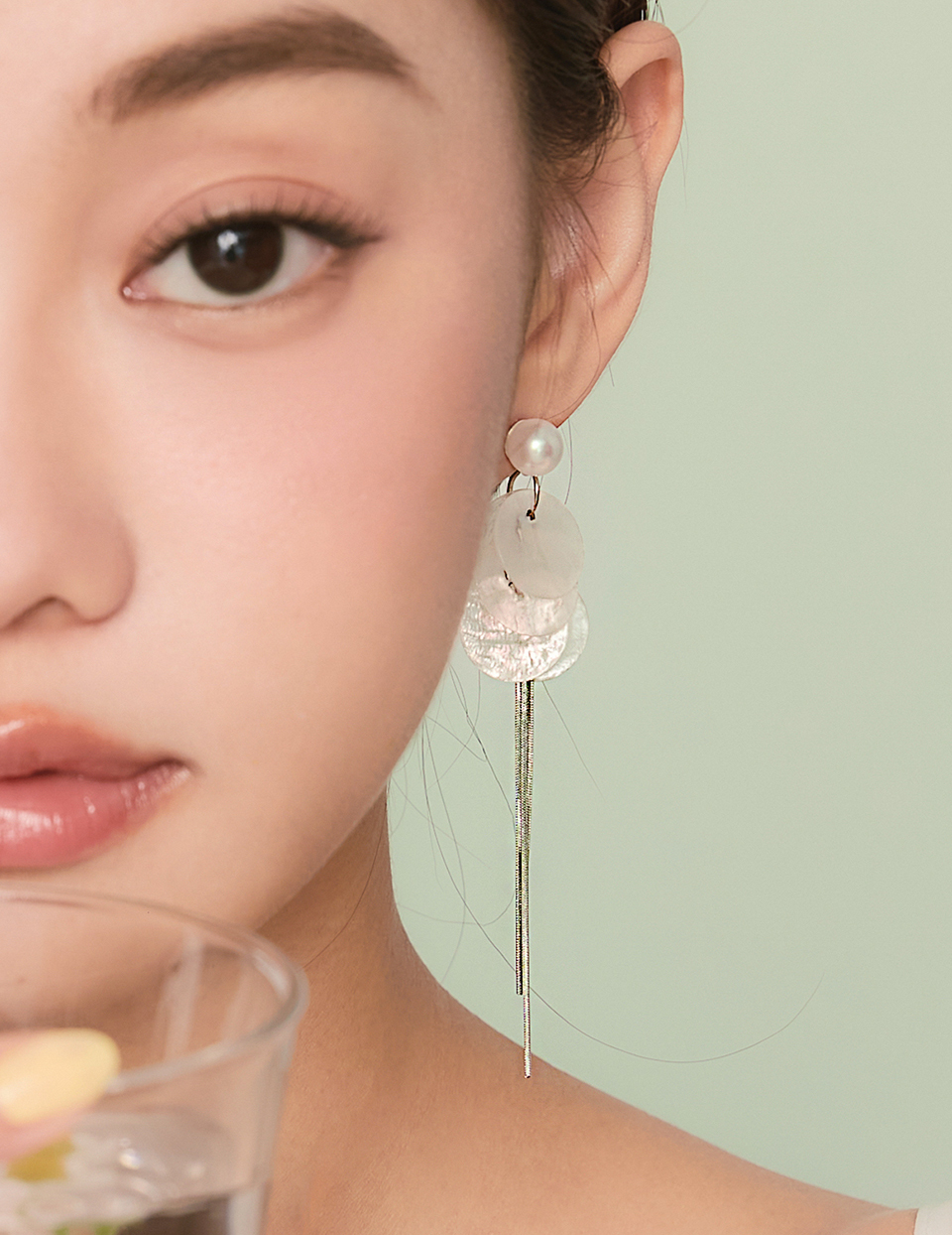 微光珍珠流蘇。針式耳環