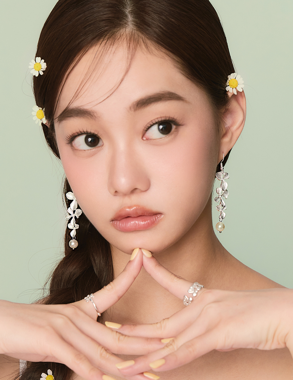 銀花珍珠垂墜。針式耳環