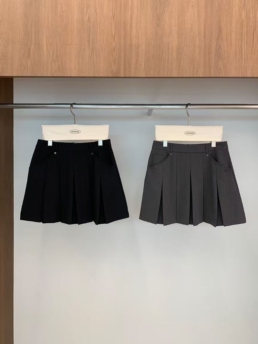 OM6038 鉚釘百褶短裙