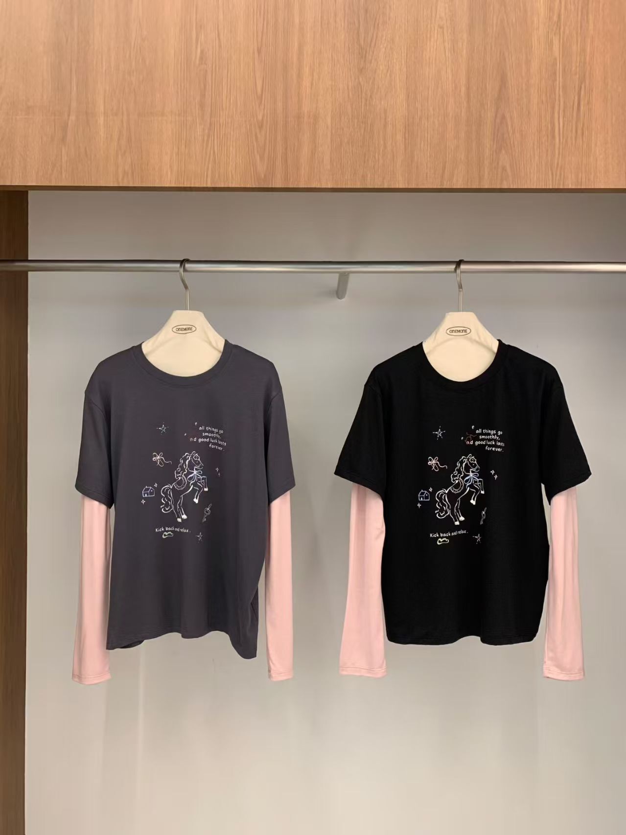 OM6054 線條小馬星空Tee