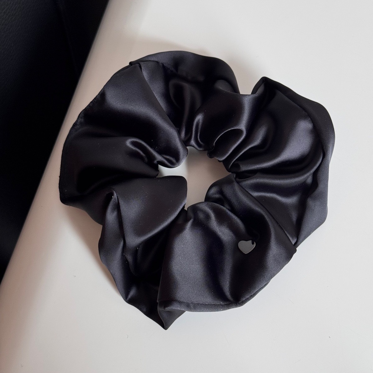 No.9259 大款銀色愛心緞面髮圈