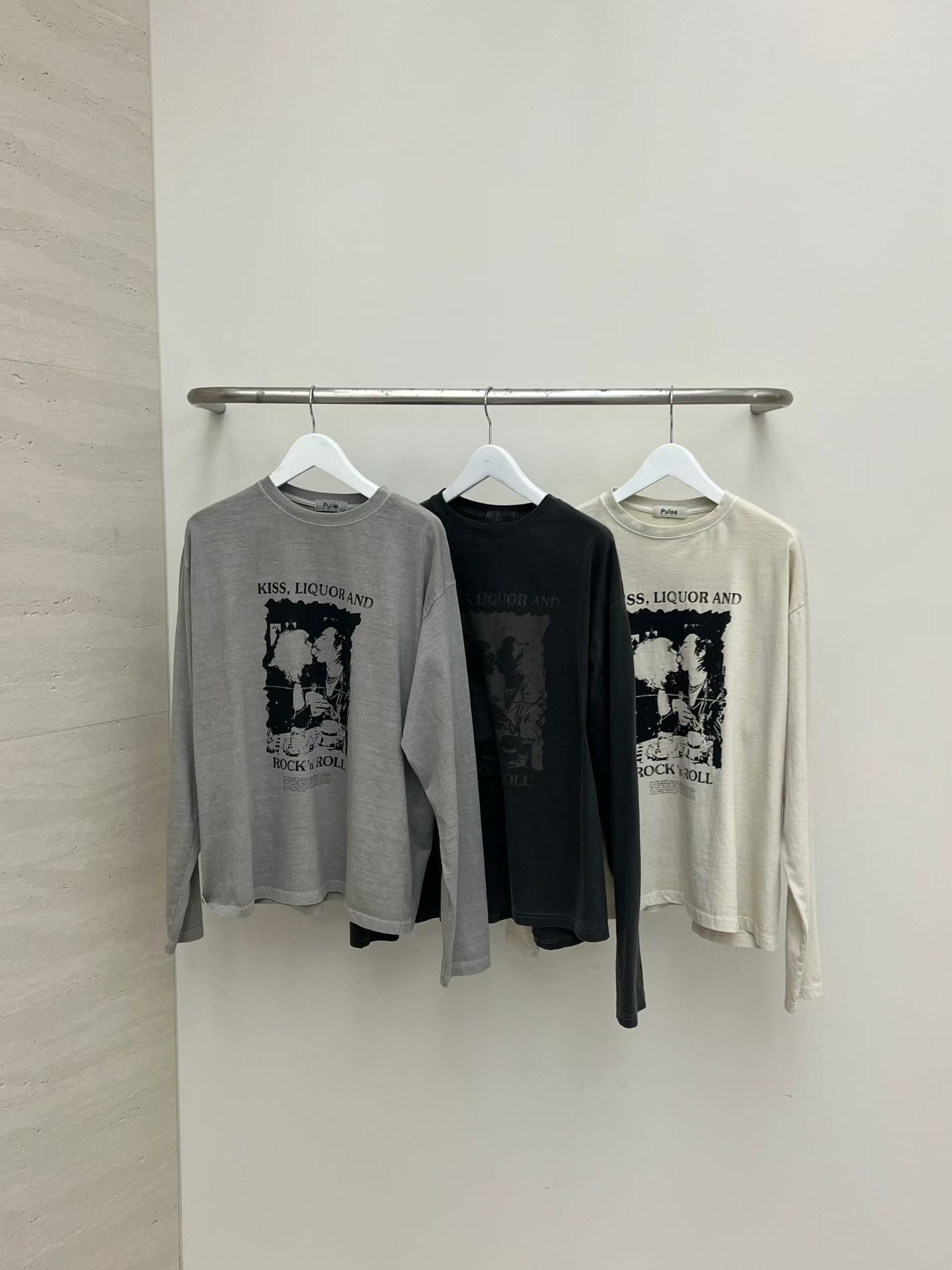 洗水英文字圖案長袖衫 PULSE-229T