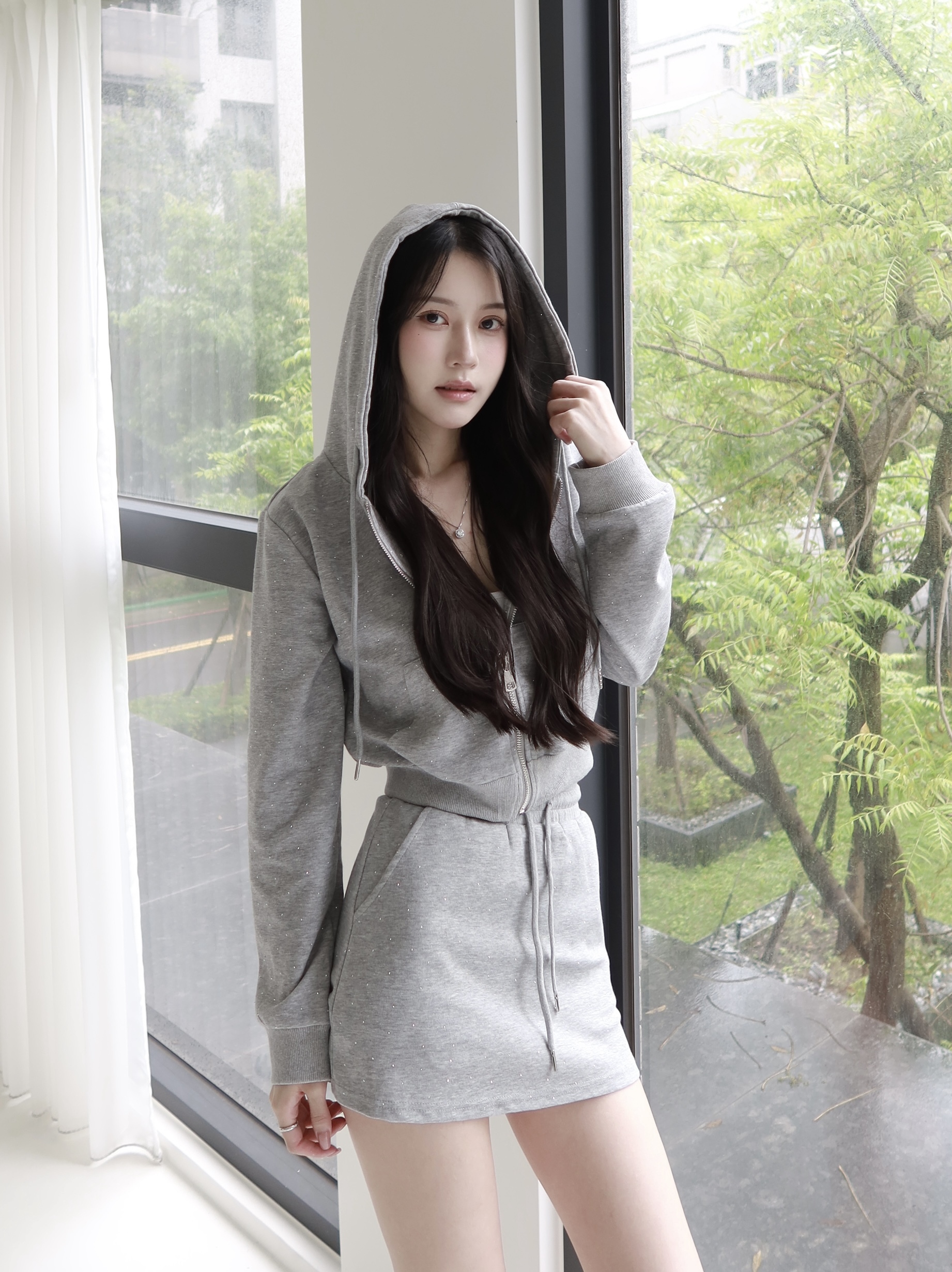 連帽亮鑽包臀裙套裝