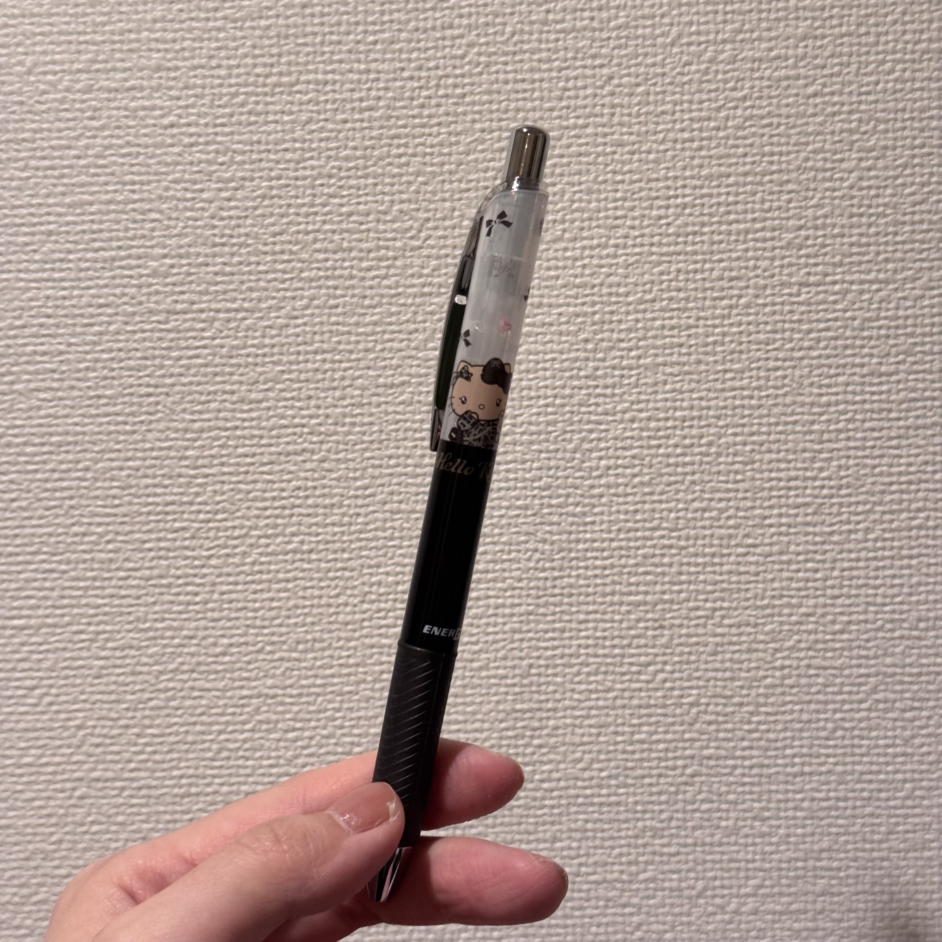 JP Energel Hello Kitty 燶面黑色原子筆 8709 TK260407