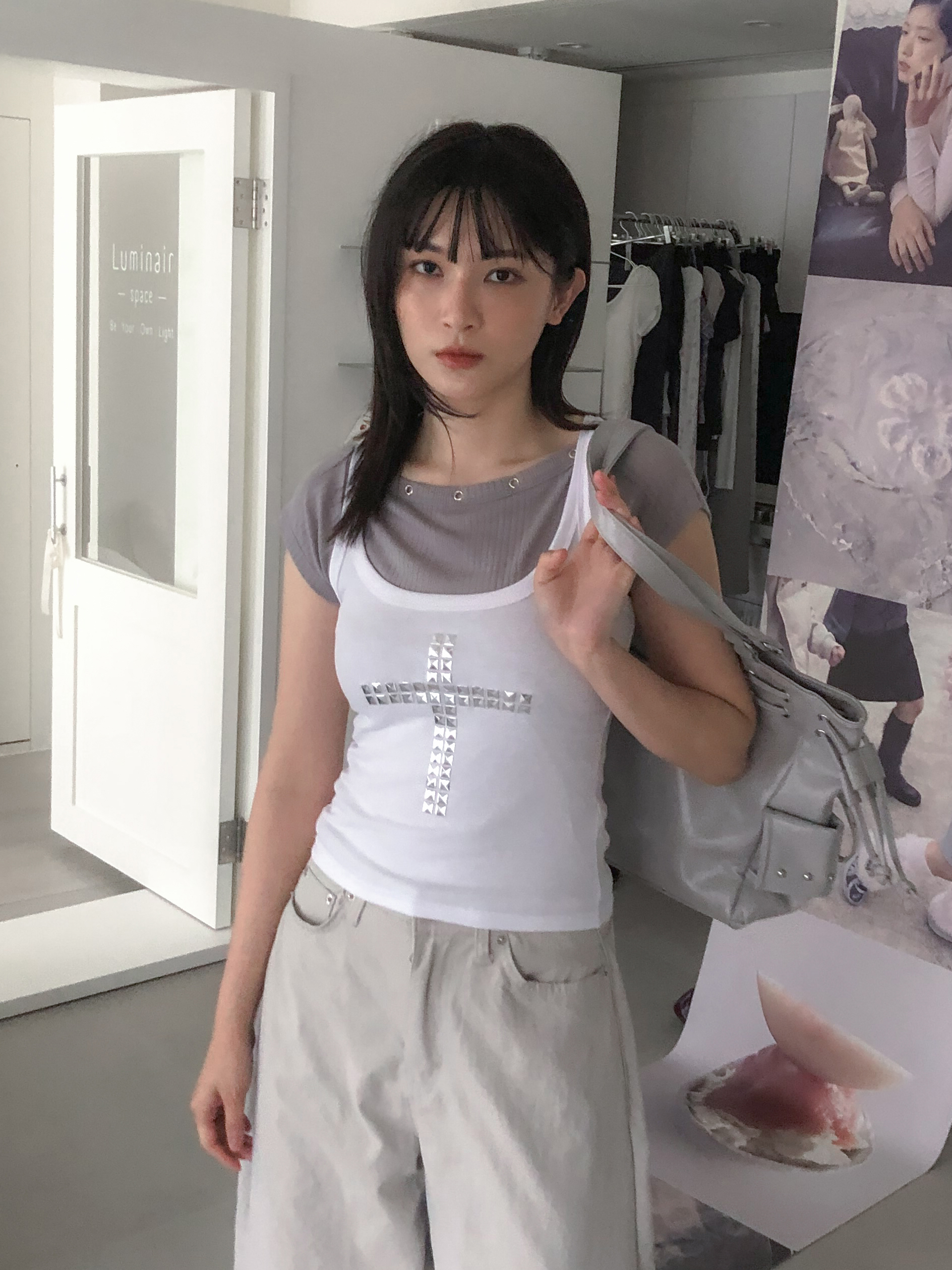 neck eyelet tee #上衣